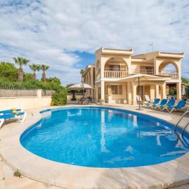 Villa Murtons, hotel in Sa Coma