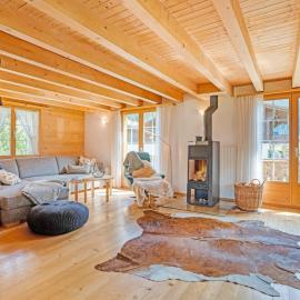 Alpenchalet mit Charme, hotel em Lenk