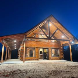 The Timber Haus - Log Cabin Near Trails & Lakes, hotel a Danbury
