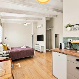 Tslil Suite, hotel v destinácii Yeroẖam