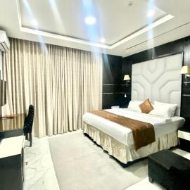 White Court View Hotel Lekki, hotell i Hausa