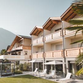 Hotel Tiefenbrunn Gardensuites & Breakfast, hotel v destinácii Lana