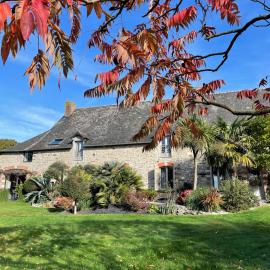 La Cour des Agapanthes, hotel Bain-de-Bretagne-ban