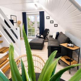 Nessmersiel, Ferienwohnung mit Balkon in Deichnähe, Wallbox, renoviert