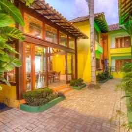 Surf Inn Bahia - Yoga and Surf Camp