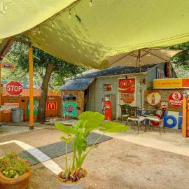 San Antonio Tiny Home, 4 Mi to Brackenridge Park, hotel i San Antonio
