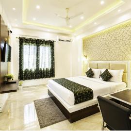 Hotel Grand House - HSOT Restaurant - Near Taj