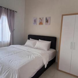 shopee wee guest house: Tegal şehrinde bir otel