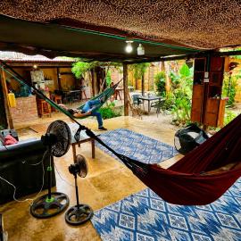 BUENA ONDA HOSTAL Palomino – hotel w mieście Palomino