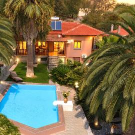 Monica's Tropical Villa
