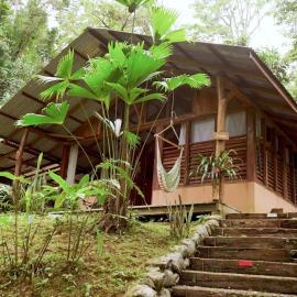 Amazonita Ecolodge, готель у місті Dos Brazos