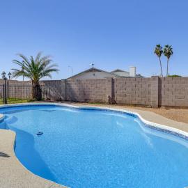 Snowbird Haven w/ Hot Tub! 3 Mi to Dtwn Chandler