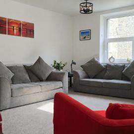 Marine Cottage, family & pet friendly, relaxing & spacious, where the sun, sea and sand meets walks and adventure in Barmouth, Hotel in Barmouth