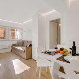 Ski In-Ski Out Apartment in Peio Val di Sole - Happy Rentals, hotel Peióban