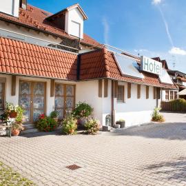 Hotel Hubertus, hotel di Kissing