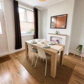 Cosy workers cottage in historic Dudley, Hotel in Sedgley