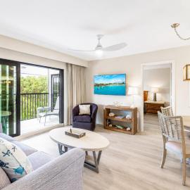 Park Shore Resort Deluxe Condo Top FloorBLDG F 339