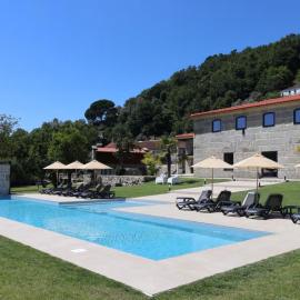 Casa d'Henrique Retreat Pool and Spa