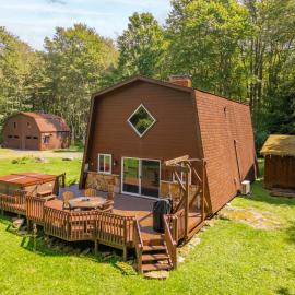 Boulder Retreat Charming 2 Bedroom Loft with Hot Tub Fireplace near Deep Creek Lake Accident, hotel u gradu Accident