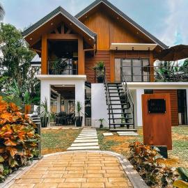 Modern Tropical Villa with pool near Tagaytay