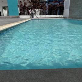 Jacuzzi privado, piscina y áreas comunes compartida