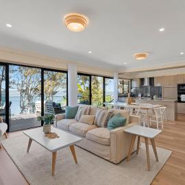 The Lazy Pelican with Fireplace, Deck & Lake Views