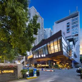 HiEase Central Boutique Hotel Direct Subway Access Changsha Wuyi Square Near Huangxing Pedestrian Street with Breakfast Parking Gym Laundry Meeting Rooms for Business Family Couples and Global Guests