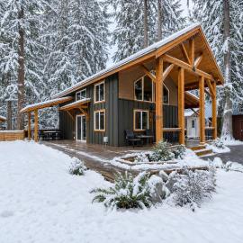 Mt Hood Cabin Hot Tub Fire Pit Dog-Friendly، فندق في ساندي