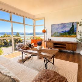 Water View 3BR Home With Fireplace And Near Airport
