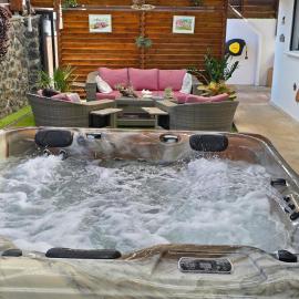 COSY KAS PARADIS Chambre d'hôtes & Espace SPA Bien-être Une parenthèse tropicale et intimiste à La Réunion avec petit déjeuner et WIFI 7, hotell sihtkohas Saint-Pierre