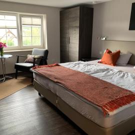 Neue und moderne Gästewohnung, Hotel in Callenberg