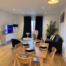 Spacious 1bdr city Apt with Pool Table and Canal access, hotel a Birmingham