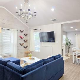 The Grand Little House - 3BR Home Sleeps 7 near ACU and Dyess AFB