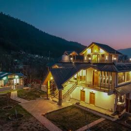 TriWa Stays Whole Villa Gardens, Naggar Manali