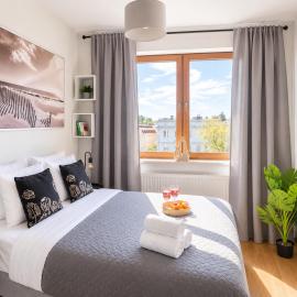 Lumina I 3-room Apart with Parking I Balcony & AC