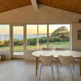 Seaside home in front row on Rosnaes