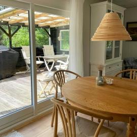 Log cabin on large nature plot with sun, hotel a Fur