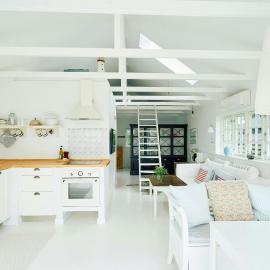 Bright house with terrace and 50 m to the sea