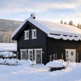 Cabin in Uvdal with ski trails on the doorstep, Hotel in Uvdal