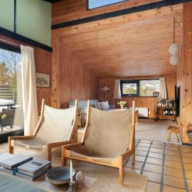 1970s holiday home with beach at the road's end, hotel in Odder