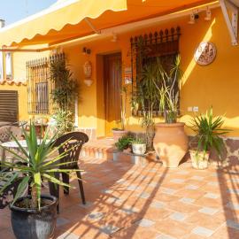 La Casa Amarilla