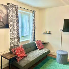 Crescent Apartment - Modern 1 Bedroom First Floor, Hotel in Goodmayes