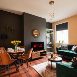 4BR Jubilee House Contractor Stay 7 Guests, hotel a Eston