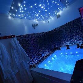 "glamappartspa" design experience & Parking