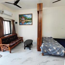 AGM Homestay- AC Modern Studio suite with Kitchen & Bath