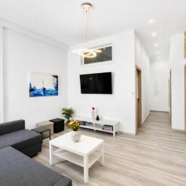 Central Suites Aegina 2، فندق في ايجينا تاون