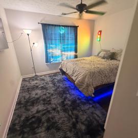 Southern Getaway with pool, hotel a Douglasville