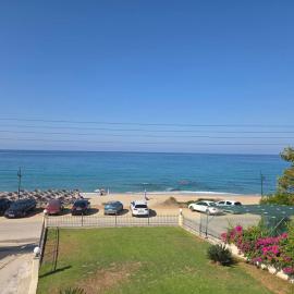 Μοντέρνο παραθαλάσσιο διαμέρισμα, viešbutis mieste Ligija