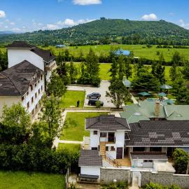 Aberdare Juniper Green Gardens Resort, hotel em Mweiga