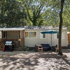 Mobile Home 3 chambres piscine, ξενοδοχείο σε Lagorce